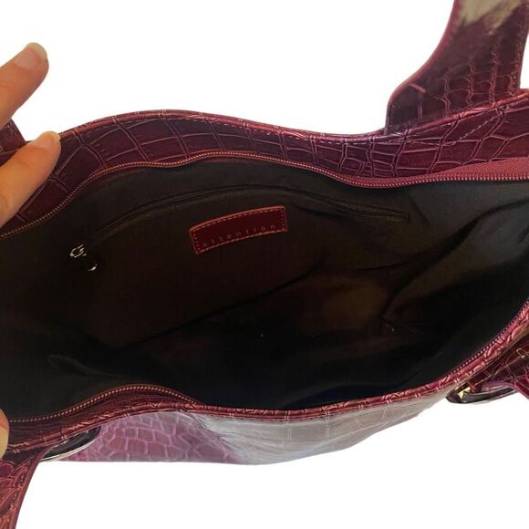 Purple Faux Alligator Shoulder Bag w/ Silver Hardware. Very Cool & Reto Looking - Picture 6 of 7